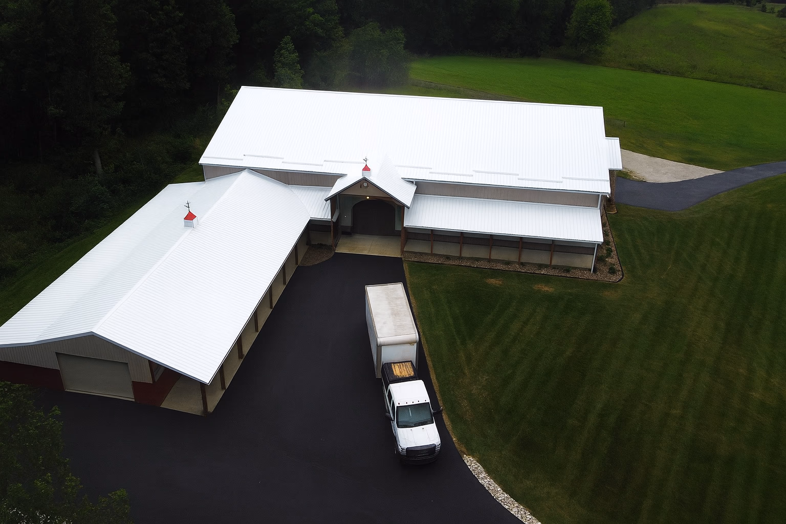 Weavers Roofing & Construction Logo